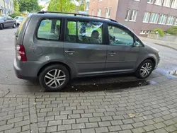 Silber Gebraucht 2006 VW Touran Van / Kleinbus | 4.500 € (Etwas zu teuer)