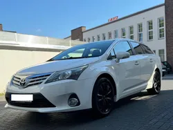 Weiß Gebraucht 2014 Toyota Avensis Kombi | 6.000 € (Guter Preis)