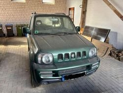 Grün Gebraucht 2009 Suzuki Jimny Style SUV | 9.500 € (Etwas zu teuer)