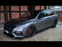 Grau Gebraucht 2023 Skoda Octavia RS Kombi | 39.900 € (Teuer)