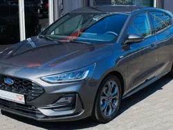 Grau Neu 2024 Ford Focus ST-Line Limousine | 22.990 € (Superpreis)