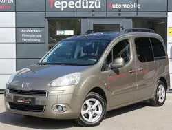 Braun Gebraucht 2012 Peugeot Partner Tepee Family Van / Kleinbus | 6.499 € (Fairer Preis)