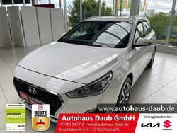 Weiss Gebraucht 2019 Hyundai i30 Trend Kombi | 14.120 € (Fairer Preis)