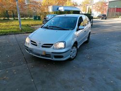 Grau Gebraucht 2003 Nissan Almera Tino Van / Kleinbus | 1.190 € (Fairer Preis)