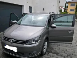 Grau Gebraucht 2011 VW Touran Van / Kleinbus | 4.500 € (Fairer Preis)