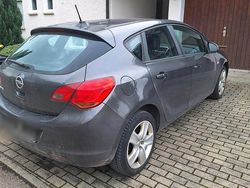 Grau Gebraucht 2010 Opel Astra Limousine | 2.500 € (Guter Preis)