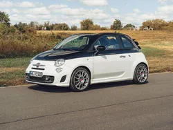 Schwarz Gebraucht 2011 Abarth 500C Esseesse Cabrio | 12.900 € (Fairer Preis)