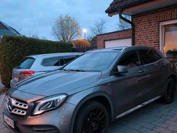 Grau Gebraucht 2017 Mercedes GLA250 AMG line SUV | 22.999 € (Fairer Preis)