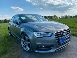 Grau Gebraucht 2013 Audi A3 Sportback Ambition Limousine | 13.000 € (Fairer Preis)