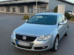 Grau Gebraucht 2008 VW Passat Kleinwagen | 4.000 € (Etwas zu teuer)