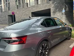 Grau Gebraucht 2020 Skoda Superb Style Limousine | 35.860 €