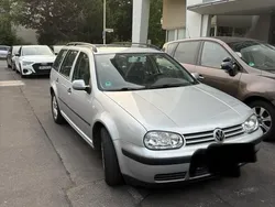 Silber Gebraucht 2001 VW Golf IV Kombi | 2.800 €