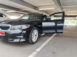 Schwarz Gebraucht 2019 BMW 318 Advantage Kombi | 19.000 € (Etwas zu teuer)