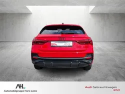 Progressivrot (metallic) Gebraucht 2024 Audi Q3 SUV | 45.437 € (Teuer)