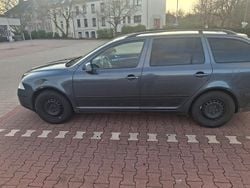 Grau Gebraucht 2008 Skoda Octavia Kombi | 2.650 € (Fairer Preis)