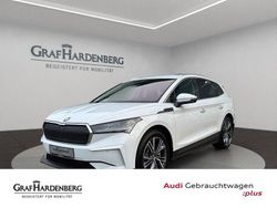 Weiß Gebraucht 2023 Skoda Enyaq iV Loft SUV | 34.444 € (Guter Preis)
