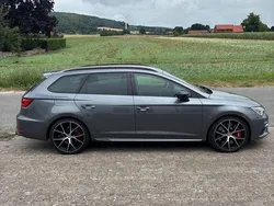 Grau Gebraucht 2018 Cupra Leon Kombi | 21.500 € (Fairer Preis)