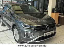 Grau Gebraucht 2024 VW T-Roc Life SUV | 22.480 € (Guter Preis)