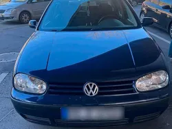 Blau Gebraucht 2002 VW Golf IV Kleinwagen | 1.000 € (Guter Preis)
