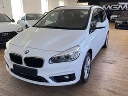 Weiß Gebraucht 2016 BMW 218 Gran Tourer Advantage Van / Kleinbus | 13.900 € (Etwas zu teuer)