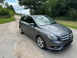 Beige Gebraucht 2011 Mercedes B180 Van / Kleinbus | 9.400 € (Fairer Preis)