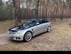 Silber Gebraucht 2007 Mercedes R280 Van / Kleinbus | 14.800 €