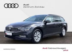 Grau Gebraucht 2023 VW Passat Basis Kombi | 26.860 € (Fairer Preis)