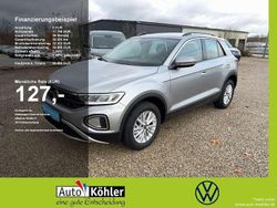 Pyritsilber metallic Gebraucht 2024 VW T-Roc Life SUV | 20.810 € (Superpreis)