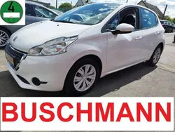 Weiß Gebraucht 2014 Peugeot 208 Kleinwagen | 6.499 € (Etwas zu teuer)