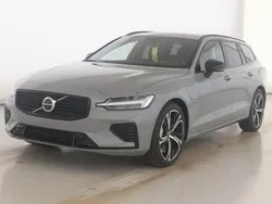Vapour grey / metallic Gebraucht 2024 Volvo V60 Plus Kombi | 41.800 € (Fairer Preis)
