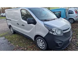Aluminium silber metallic (metallic) Gebraucht 2017 Opel Vivaro Van | 18.900 €
