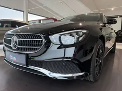 Schwarz Gebraucht 2023 Mercedes E300 Avantgarde Limousine | 35.980 € (Fairer Preis)