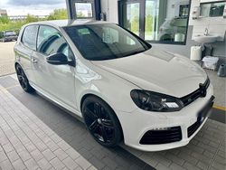 Weiß Gebraucht 2012 VW Golf VI R Limousine | 19.990 €