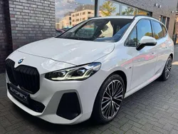 Alpinweiss iii Gebraucht 2024 BMW 218 M Sport Van / Kleinbus | 25.900 € (Fairer Preis)