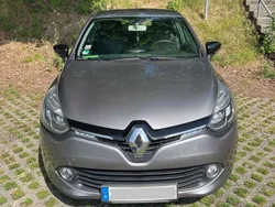 Grau Gebraucht 2014 Renault Clio IV Dynamique Limousine | 8.950 € (Fairer Preis)
