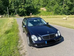 Blau Gebraucht 2004 Mercedes E320 Avantgarde Kombi | 4.800 €