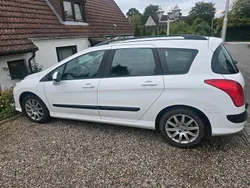 Weiß Gebraucht 2010 Peugeot 308 Kombi | 2.950 € (Teuer)
