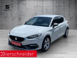Weiss Gebraucht 2024 Seat Leon FR Limousine | 26.550 € (Guter Preis)