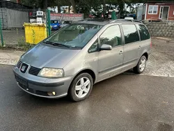 Grau Gebraucht 2004 Seat Alhambra Van / Kleinbus | 1.995 €