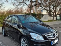 Schwarz Gebraucht 2010 Mercedes B180 Van / Kleinbus | 6.500 € (Fairer Preis)