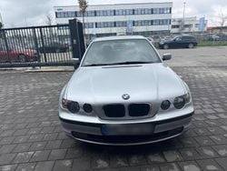 Silber Gebraucht 2002 BMW 318 Compact Kleinwagen | 2.000 € (Guter Preis)