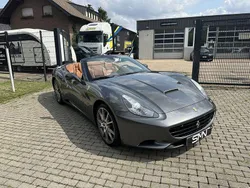 Grau Gebraucht 2011 Ferrari California Cabrio | 69.900 €