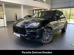 Chromitschwarzmetallic (metallic) Gebraucht 2024 Porsche Cayenne SUV | 107.900 € (Teuer)