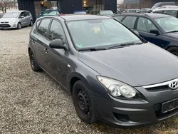 Grau Gebraucht 2009 Hyundai i30 Classic Limousine | 3.299 € (Fairer Preis)