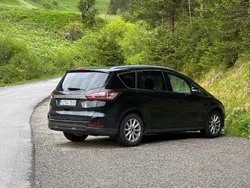 Schwarz Gebraucht 2017 Ford S-MAX Titanium Van / Kleinbus | 12.400 € (Fairer Preis)