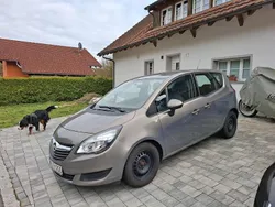 Gold Gebraucht 2014 Opel Meriva Edition Van / Kleinbus | 6.700 € (Guter Preis)