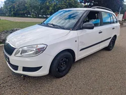 Weiß Gebraucht 2012 Skoda Fabia Cool Edition Kombi | 3.999 € (Guter Preis)
