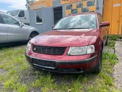 Rot Gebraucht 1997 VW Passat Limousine | 2.999 € (Teuer)