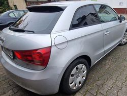 Silber Gebraucht 2010 Audi A1 Ambition Kleinwagen | 5.500 € (Etwas zu teuer)