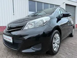 Schwarz Gebraucht 2012 Toyota Yaris Life Kleinwagen | 5.980 € (Fairer Preis)